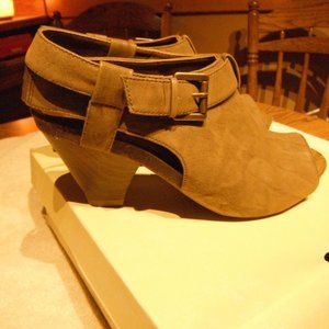 Sonoma Life + Style shoes - Maya Heels